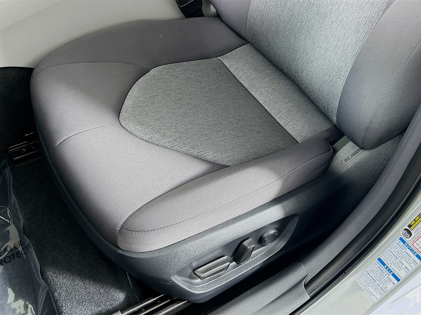 2024 Toyota Camry LE - Photo 19