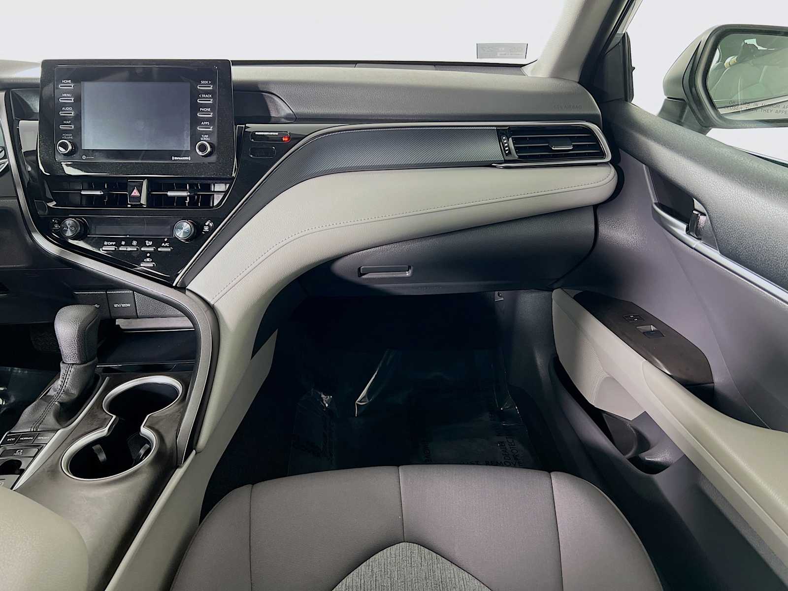 2024 Toyota Camry LE - Photo 22