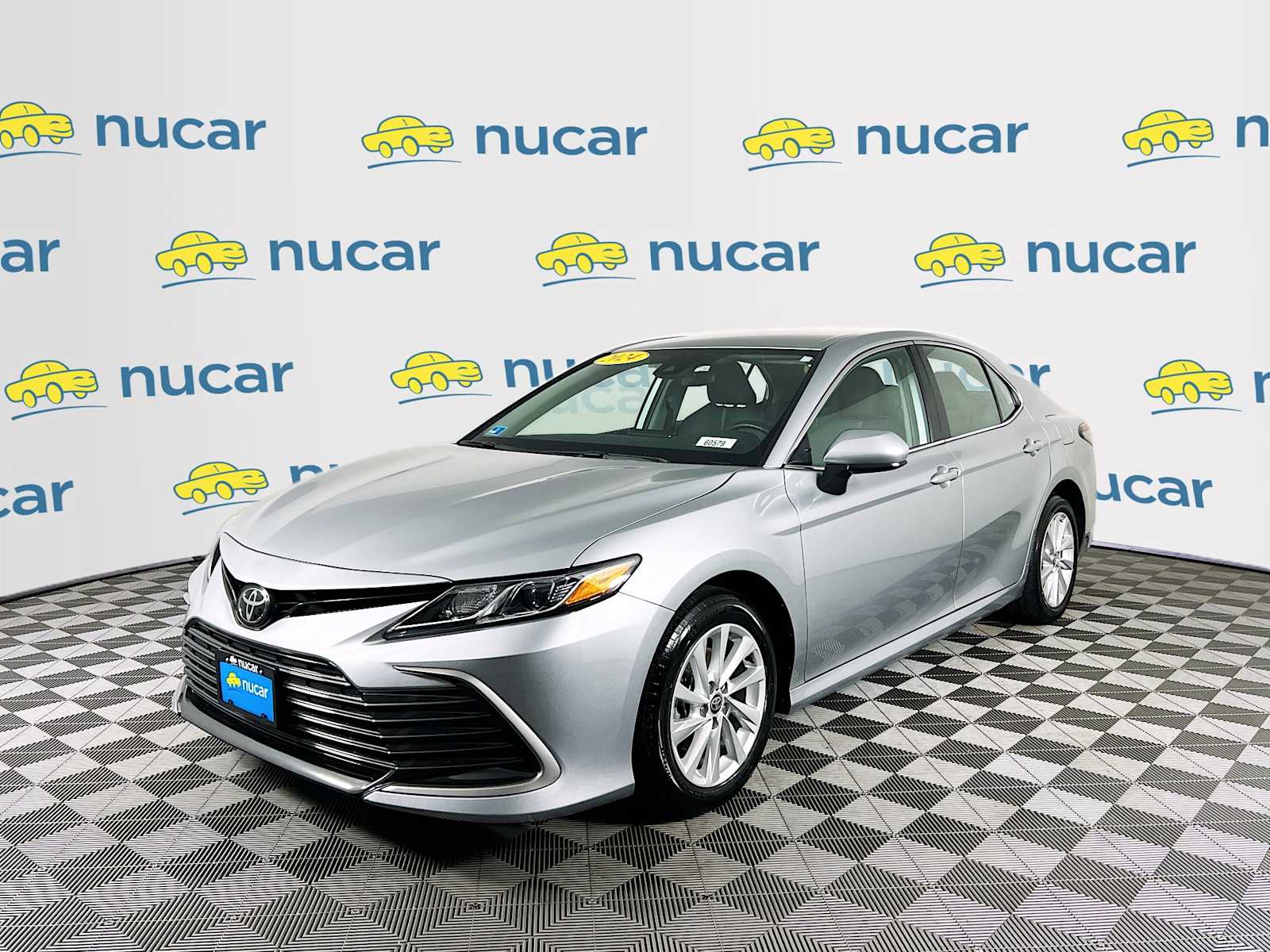 2024 Toyota Camry LE - Photo 3