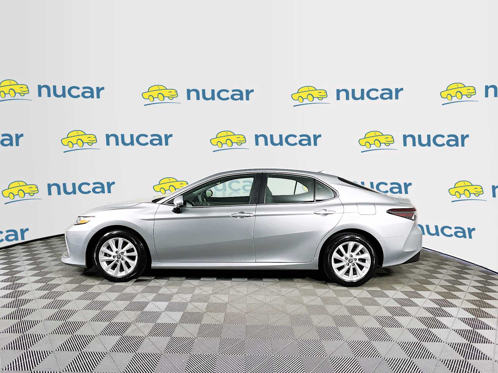 2024 Toyota Camry LE - Photo 4