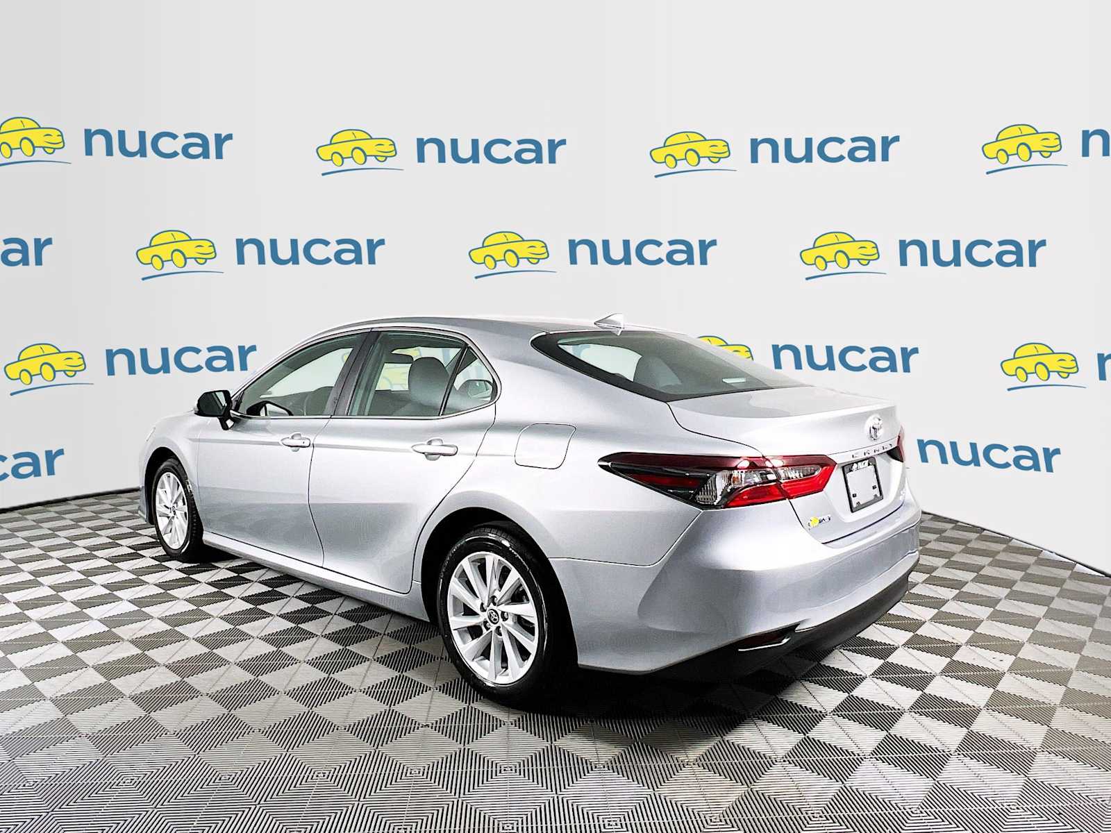 2024 Toyota Camry LE - Photo 5