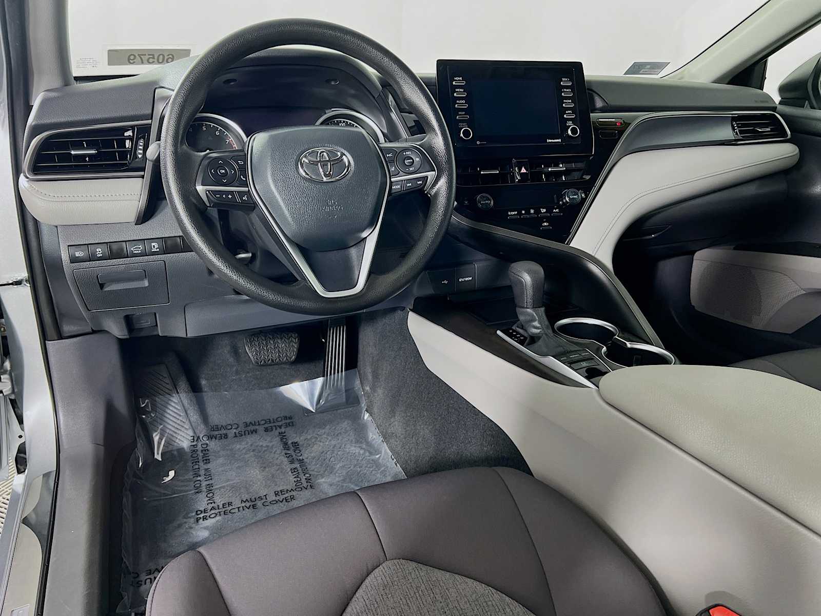 2024 Toyota Camry LE - Photo 9