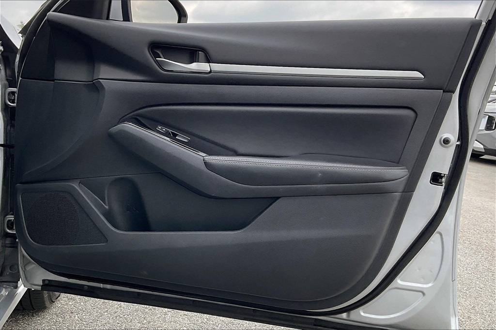 2023 Nissan Altima 2.5 SV - Photo 11