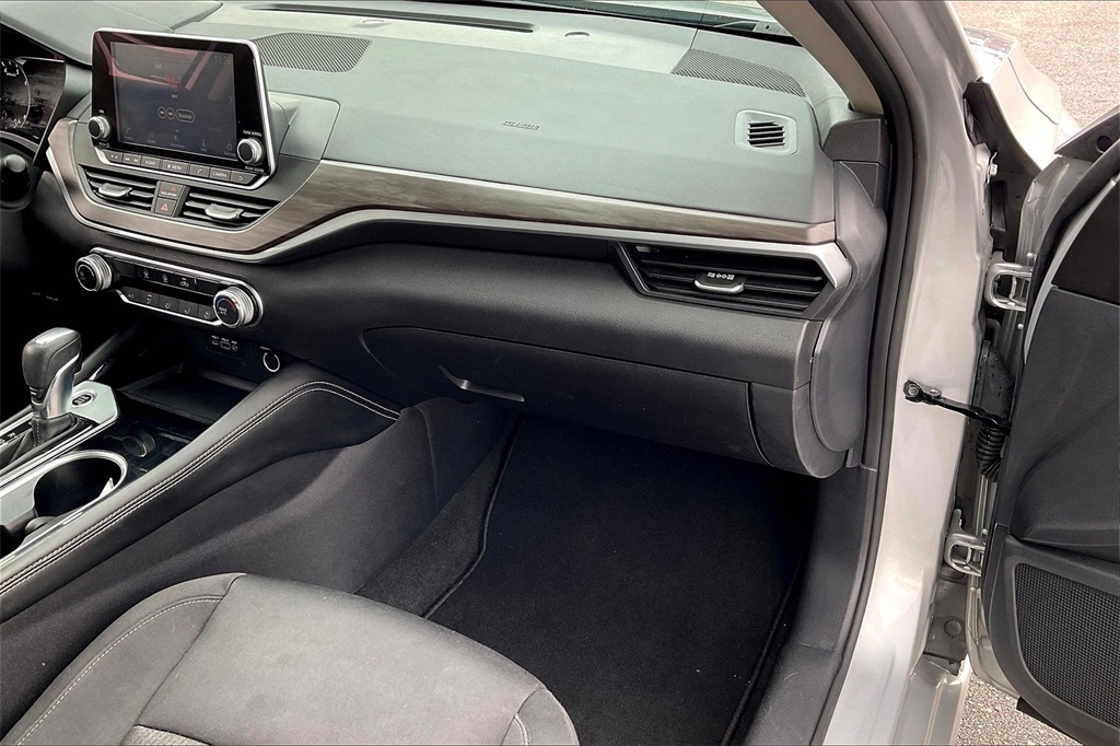2023 Nissan Altima 2.5 SV - Photo 12