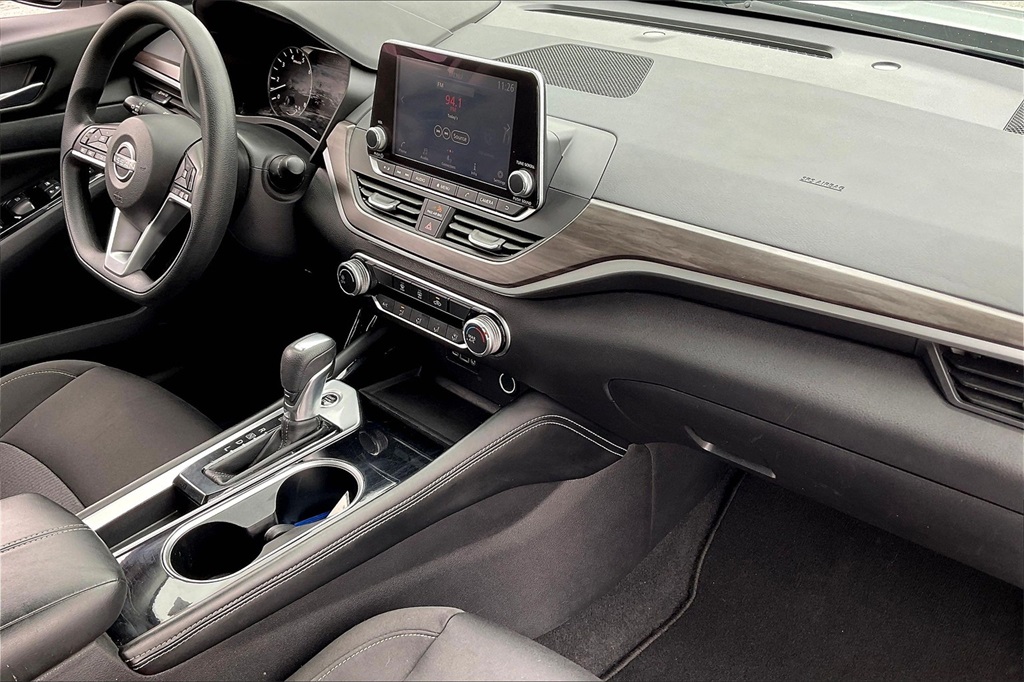 2023 Nissan Altima 2.5 SV - Photo 13