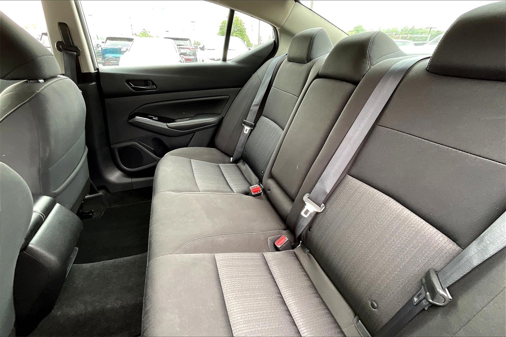 2023 Nissan Altima 2.5 SV - Photo 14