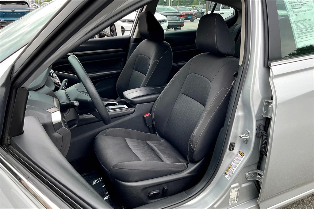 2023 Nissan Altima 2.5 SV - Photo 9