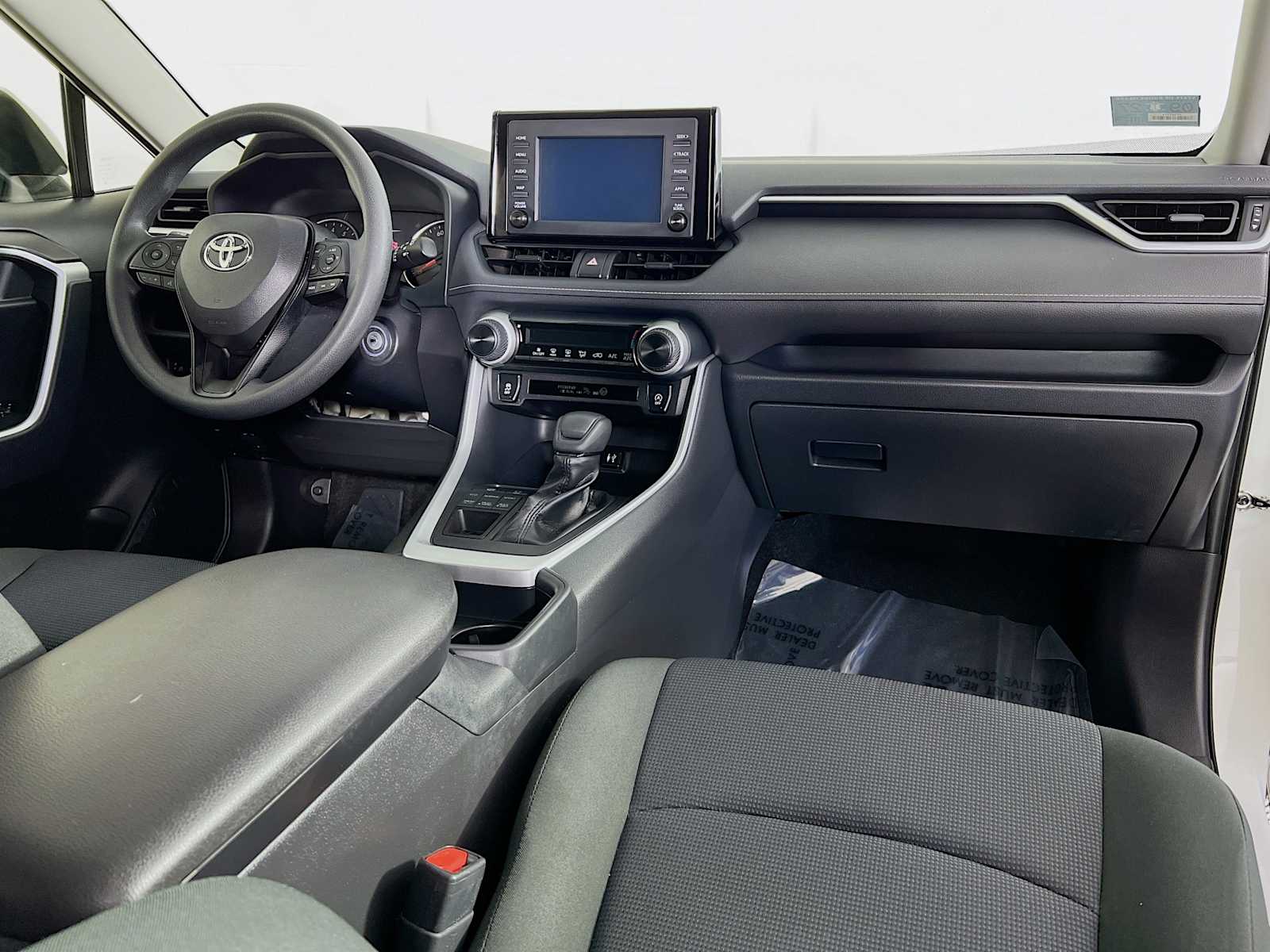 2019 Toyota RAV4 LE - Photo 27