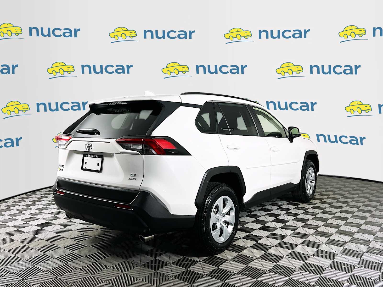 2019 Toyota RAV4 LE - Photo 7