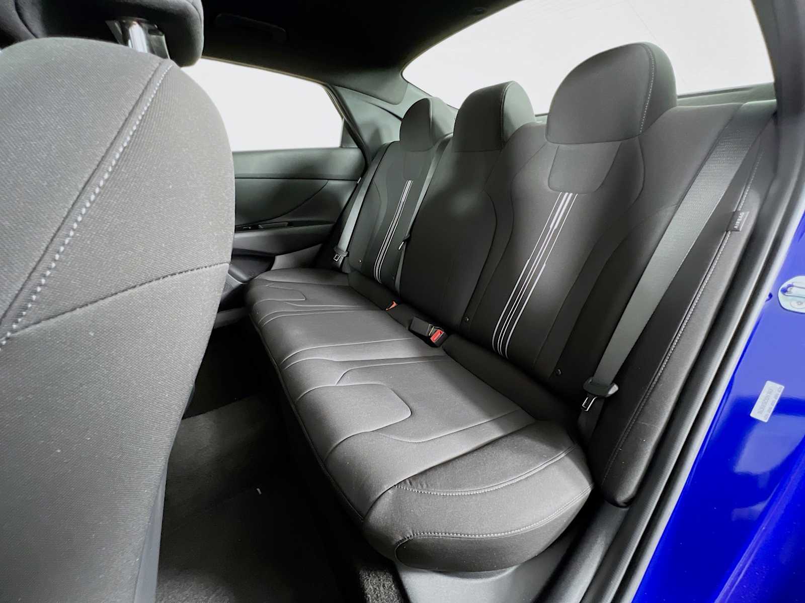 2025 Hyundai Elantra SEL Sport - Photo 13