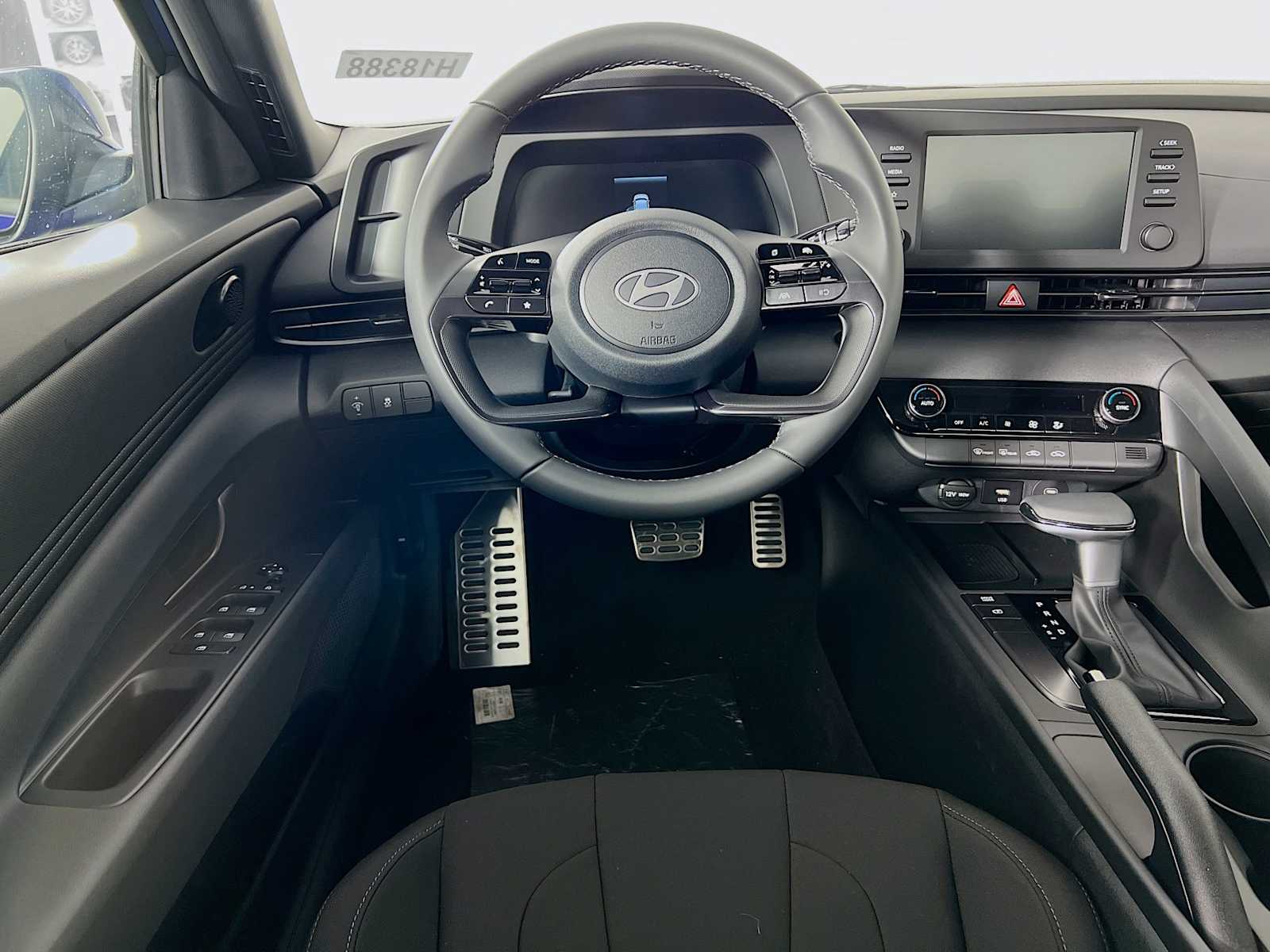 2025 Hyundai Elantra SEL Sport - Photo 14