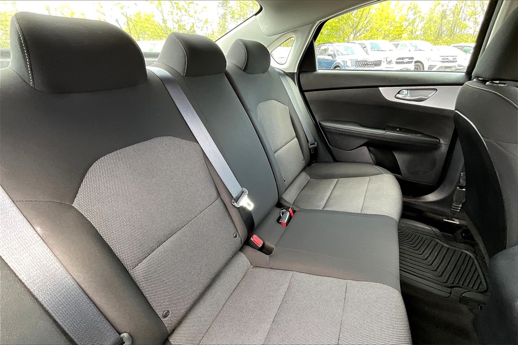 2022 Kia Forte LXS - Photo 15