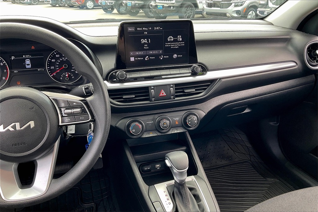 2022 Kia Forte LXS - Photo 17