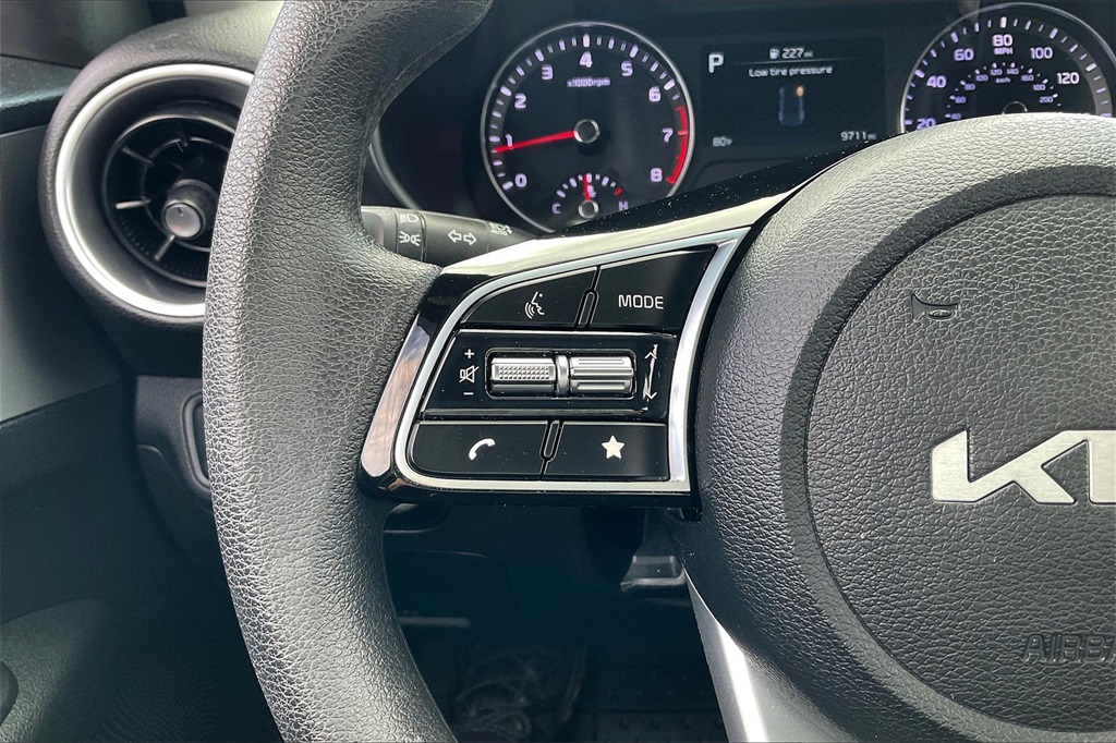2022 Kia Forte LXS - Photo 21