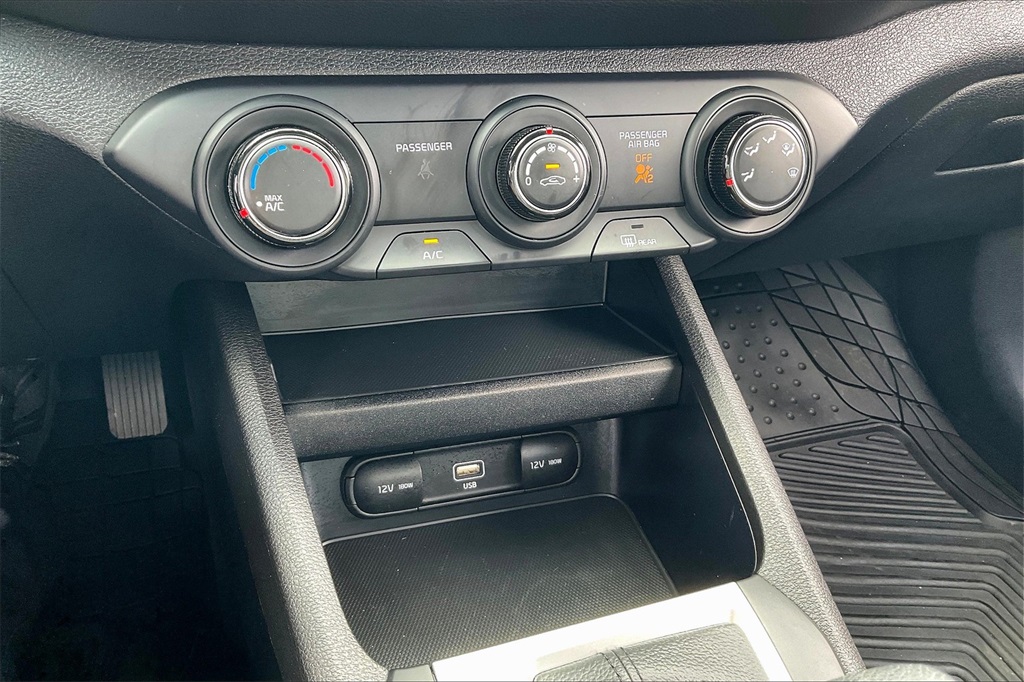 2022 Kia Forte LXS - Photo 24