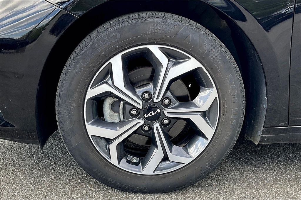 2022 Kia Forte LXS - Photo 7