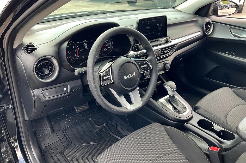 2022 Kia Forte LXS - Photo 8
