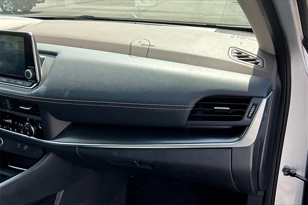 2023 Nissan Rogue SV - Photo 13