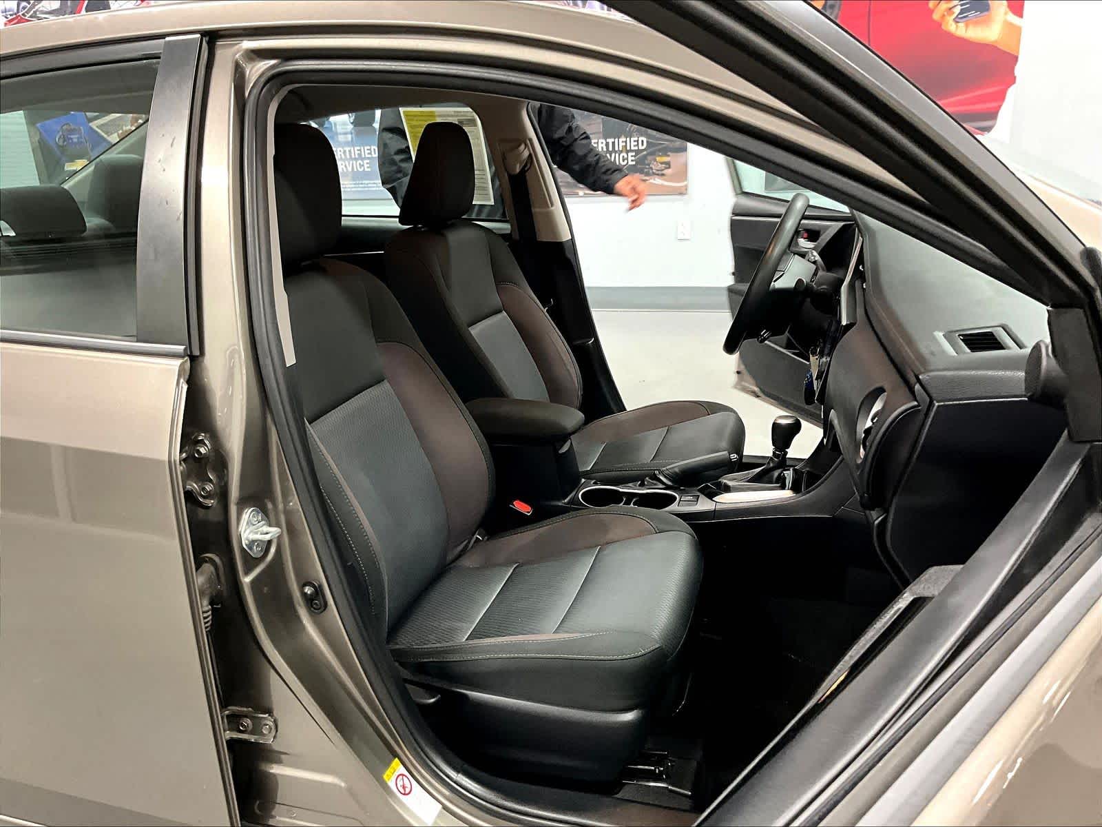 2017 Toyota Corolla LE - Photo 11