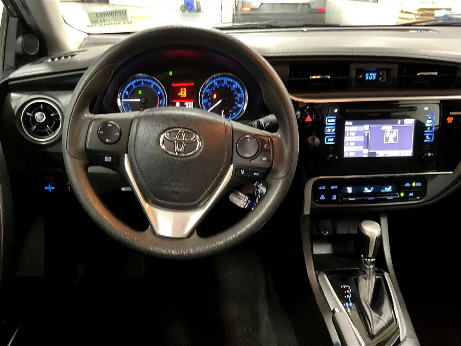 2017 Toyota Corolla LE - Photo 17