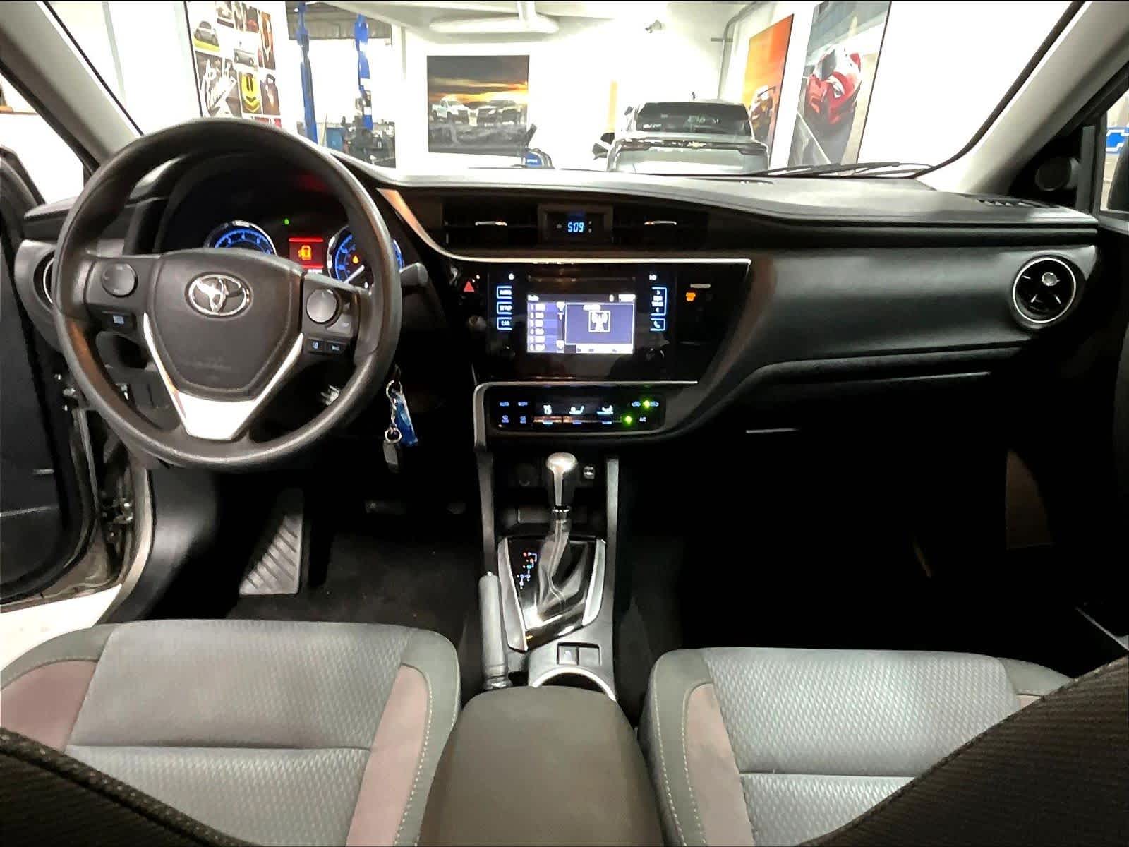 2017 Toyota Corolla LE - Photo 21