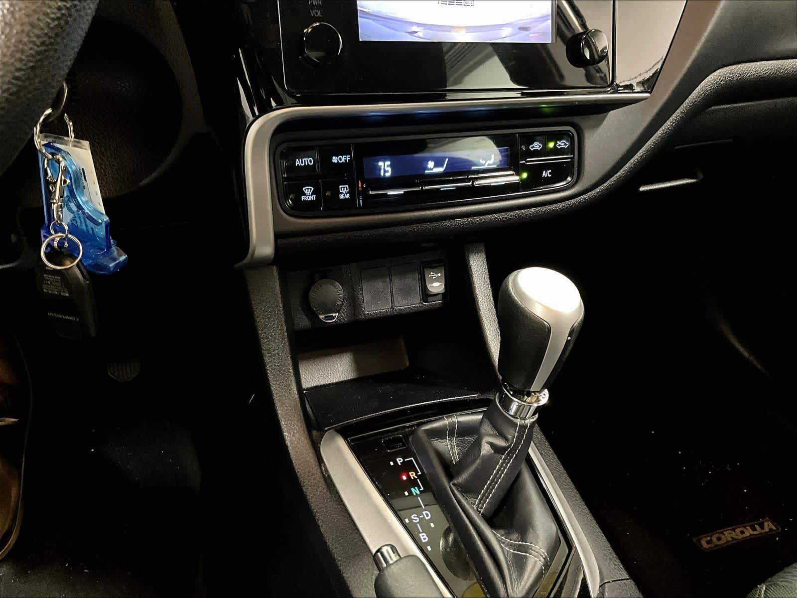 2017 Toyota Corolla LE - Photo 25