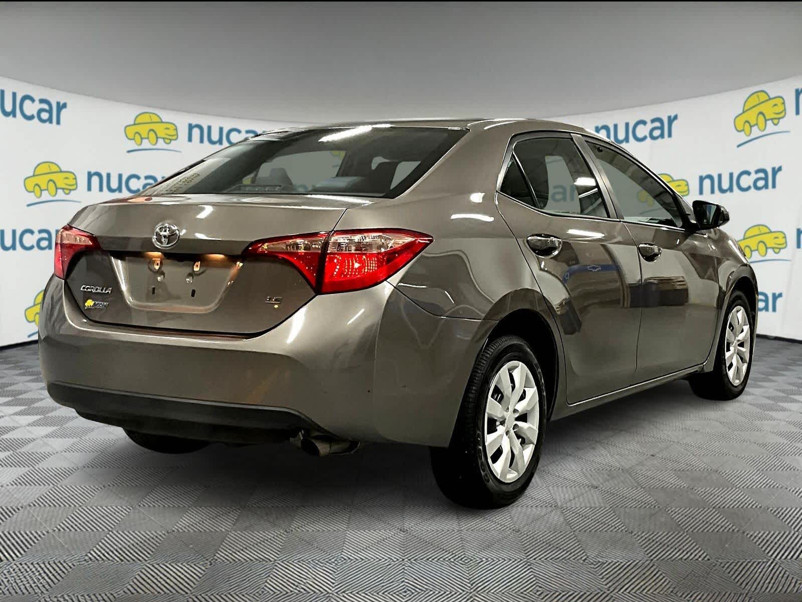 2017 Toyota Corolla LE - Photo 6