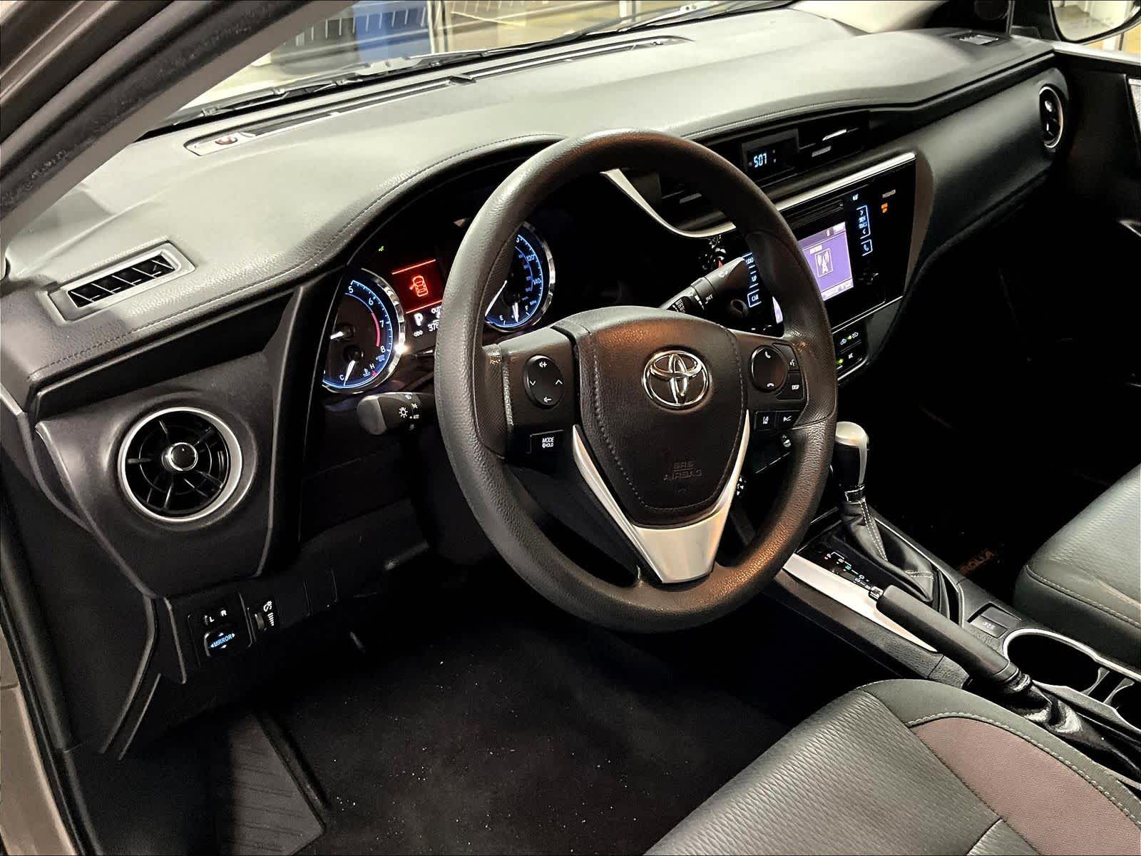 2017 Toyota Corolla LE - Photo 8