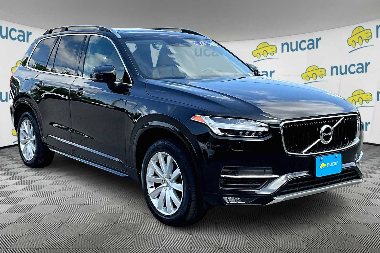 2016 Volvo XC90 T6 Momentum