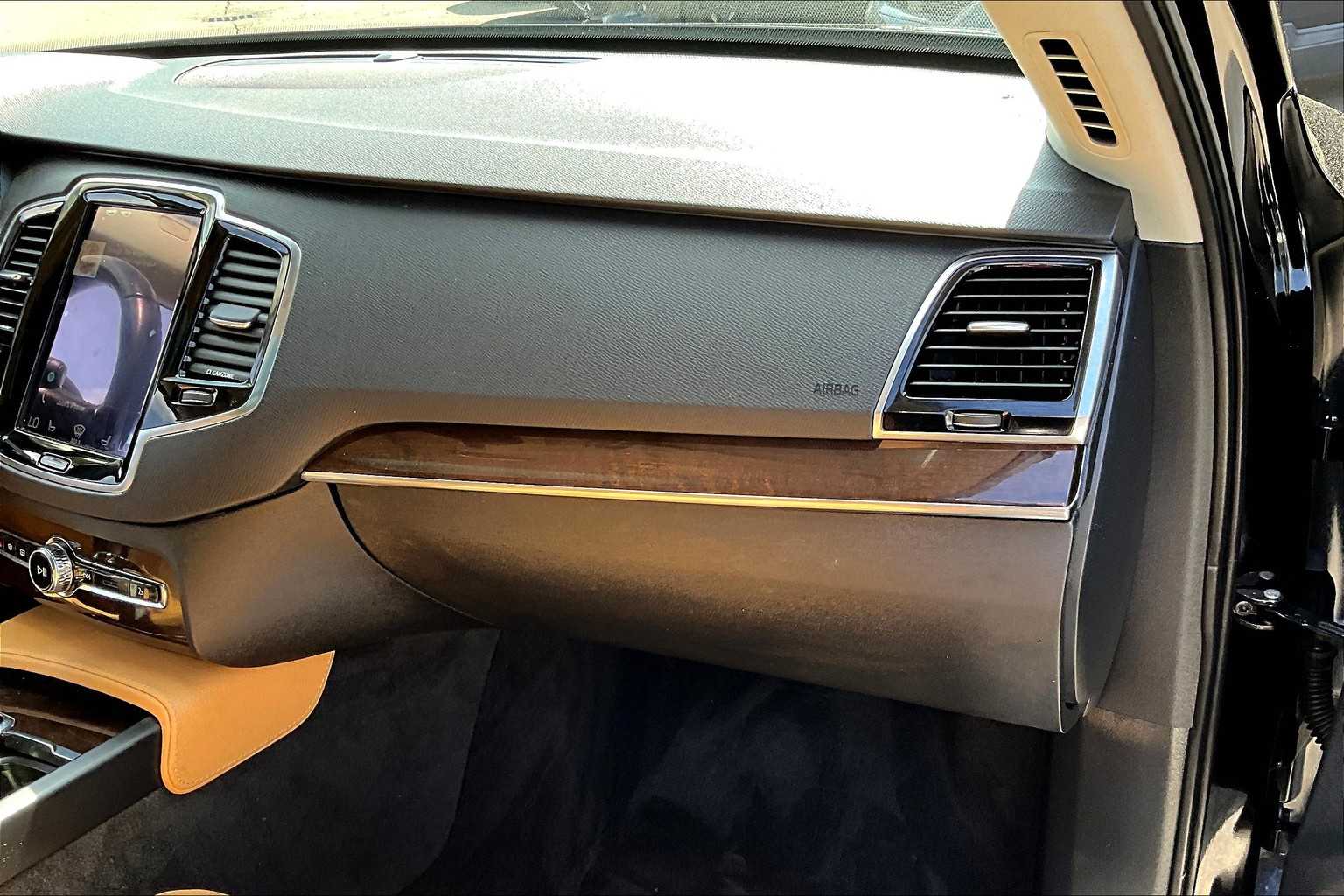 2016 Volvo XC90 T6 Momentum - Photo 13