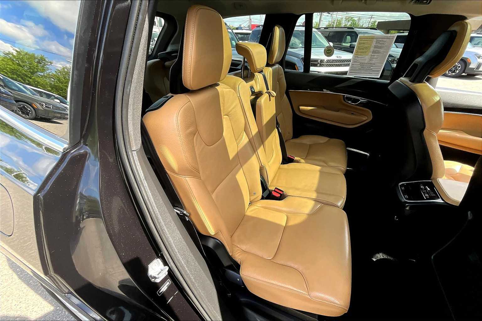 2016 Volvo XC90 T6 Momentum - Photo 16