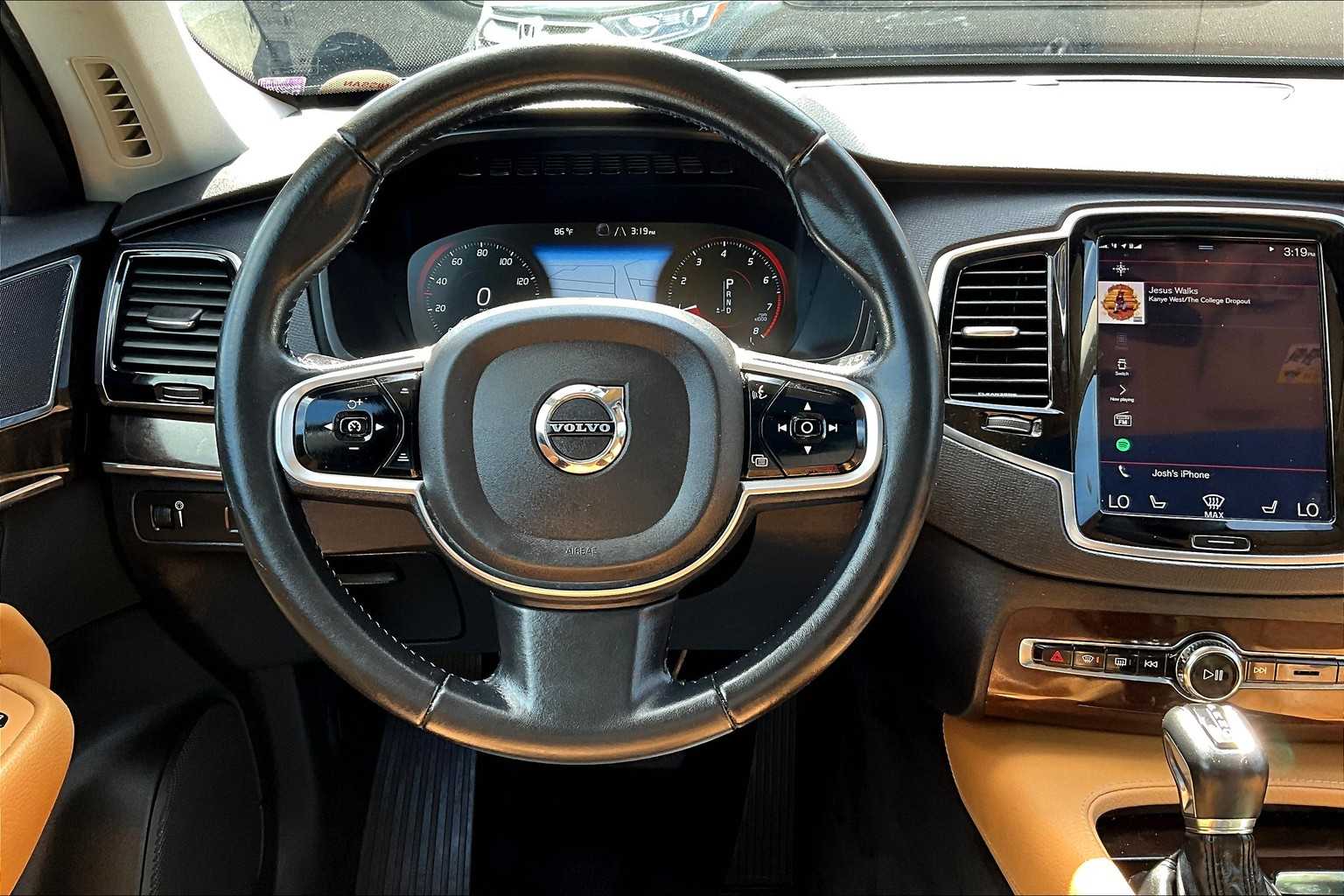 2016 Volvo XC90 T6 Momentum - Photo 17