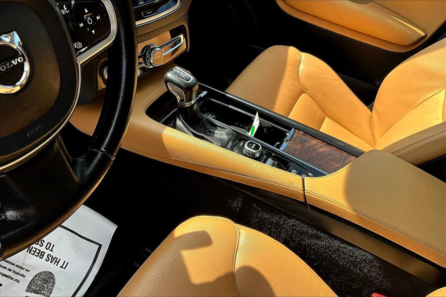 2016 Volvo XC90 T6 Momentum - Photo 20