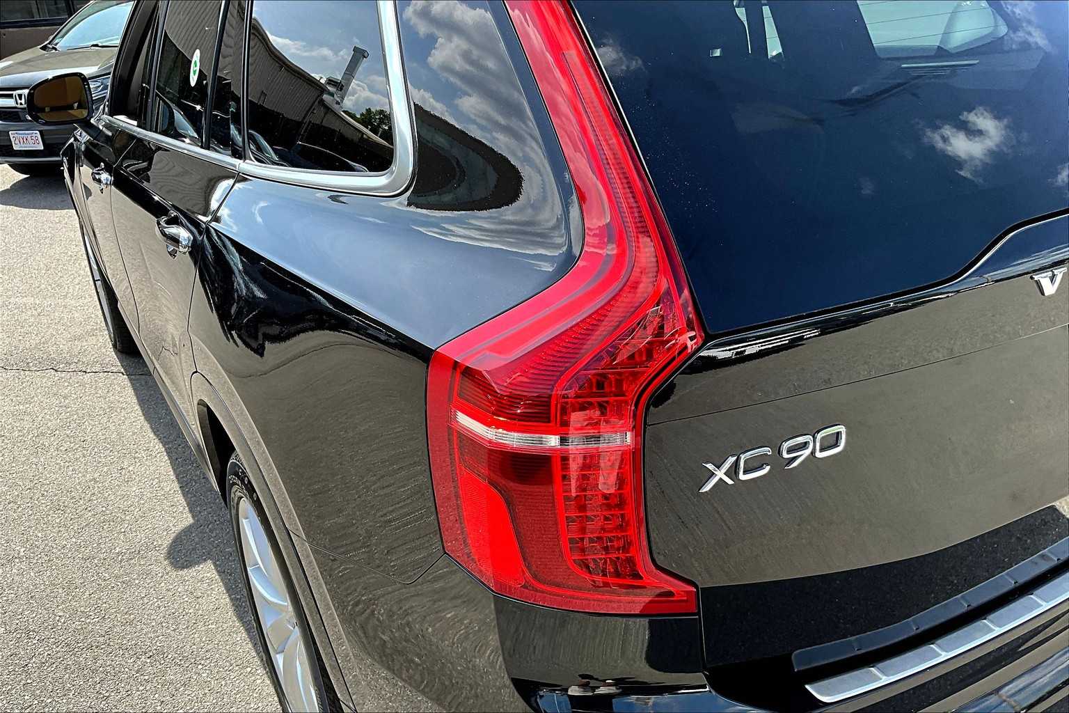 2016 Volvo XC90 T6 Momentum - Photo 31