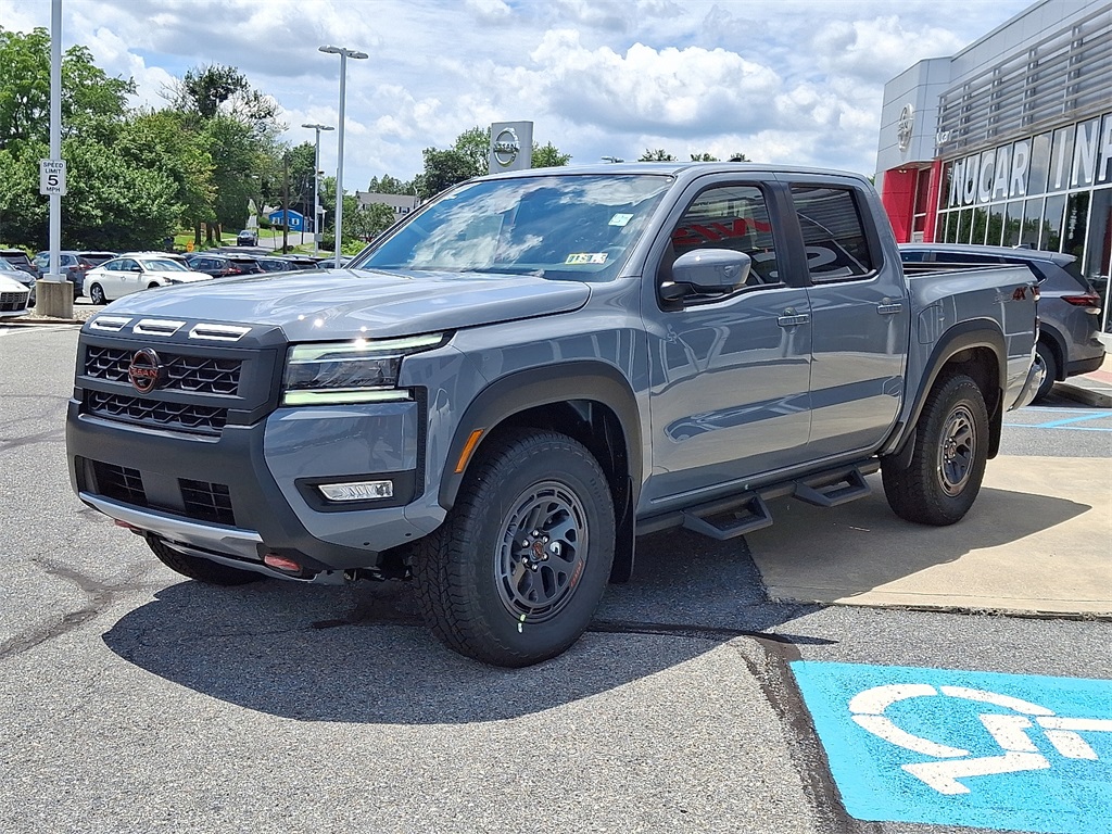 2025 Nissan Frontier PRO-4X - Photo 2