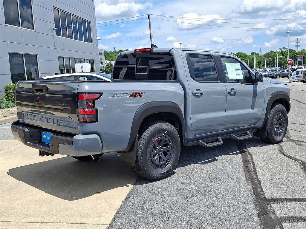 2025 Nissan Frontier PRO-4X - Photo 4