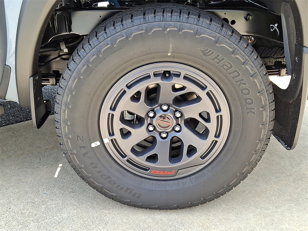 2025 Nissan Frontier PRO-4X - Photo 5
