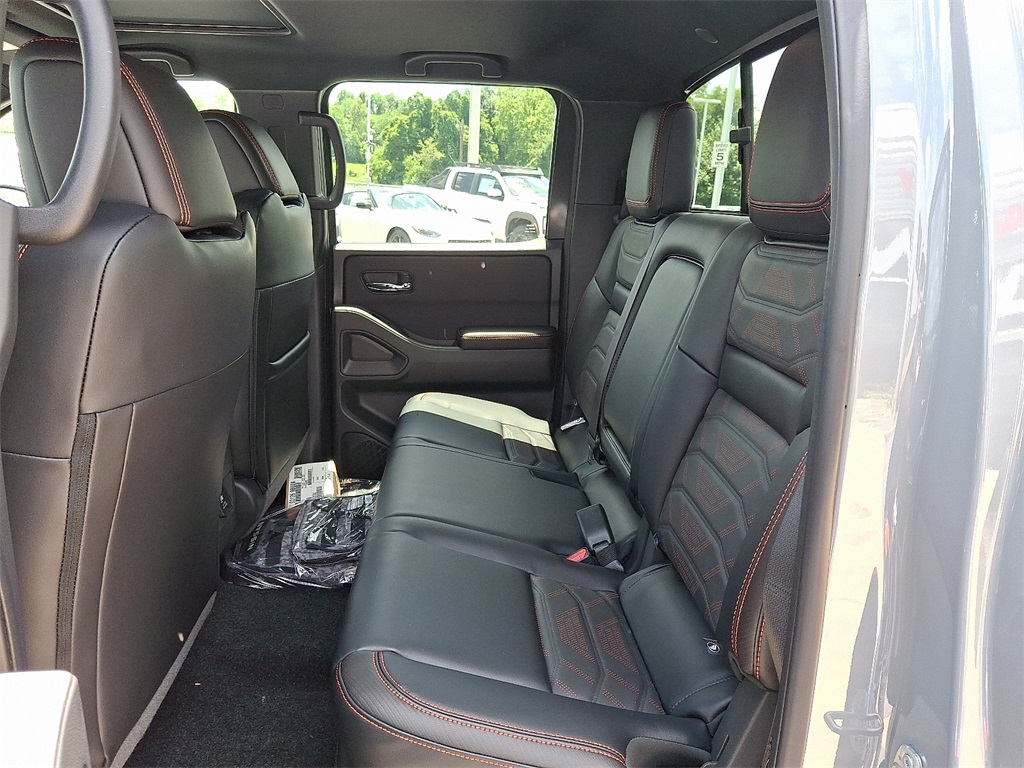 2025 Nissan Frontier PRO-4X - Photo 6