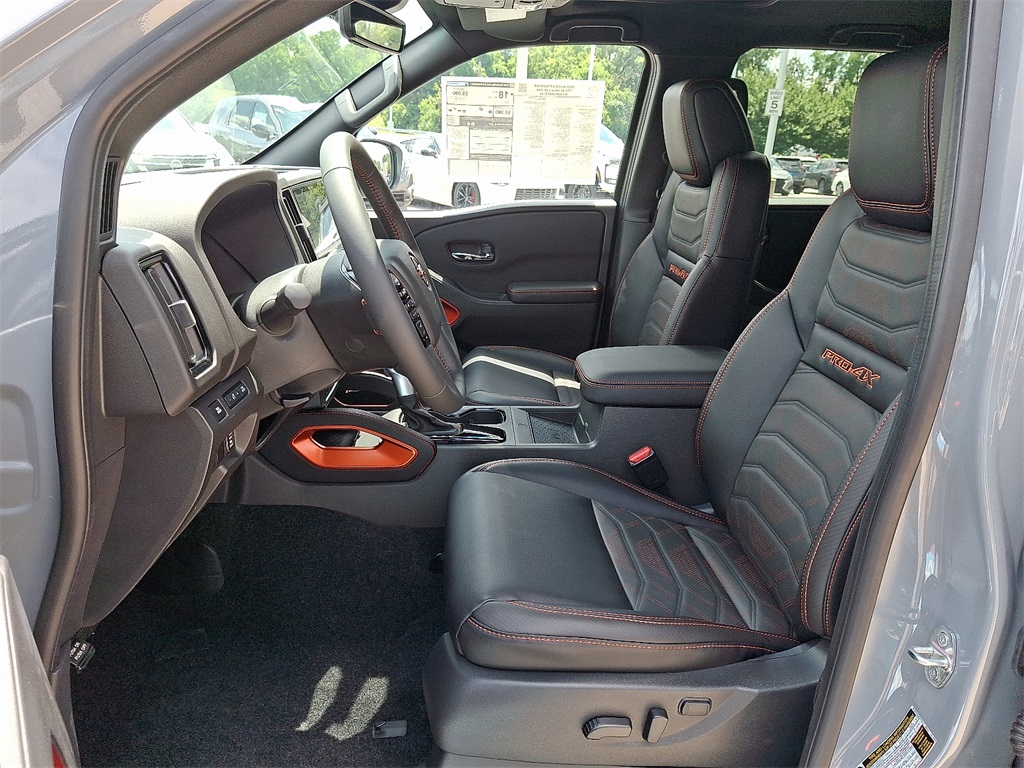 2025 Nissan Frontier PRO-4X - Photo 9
