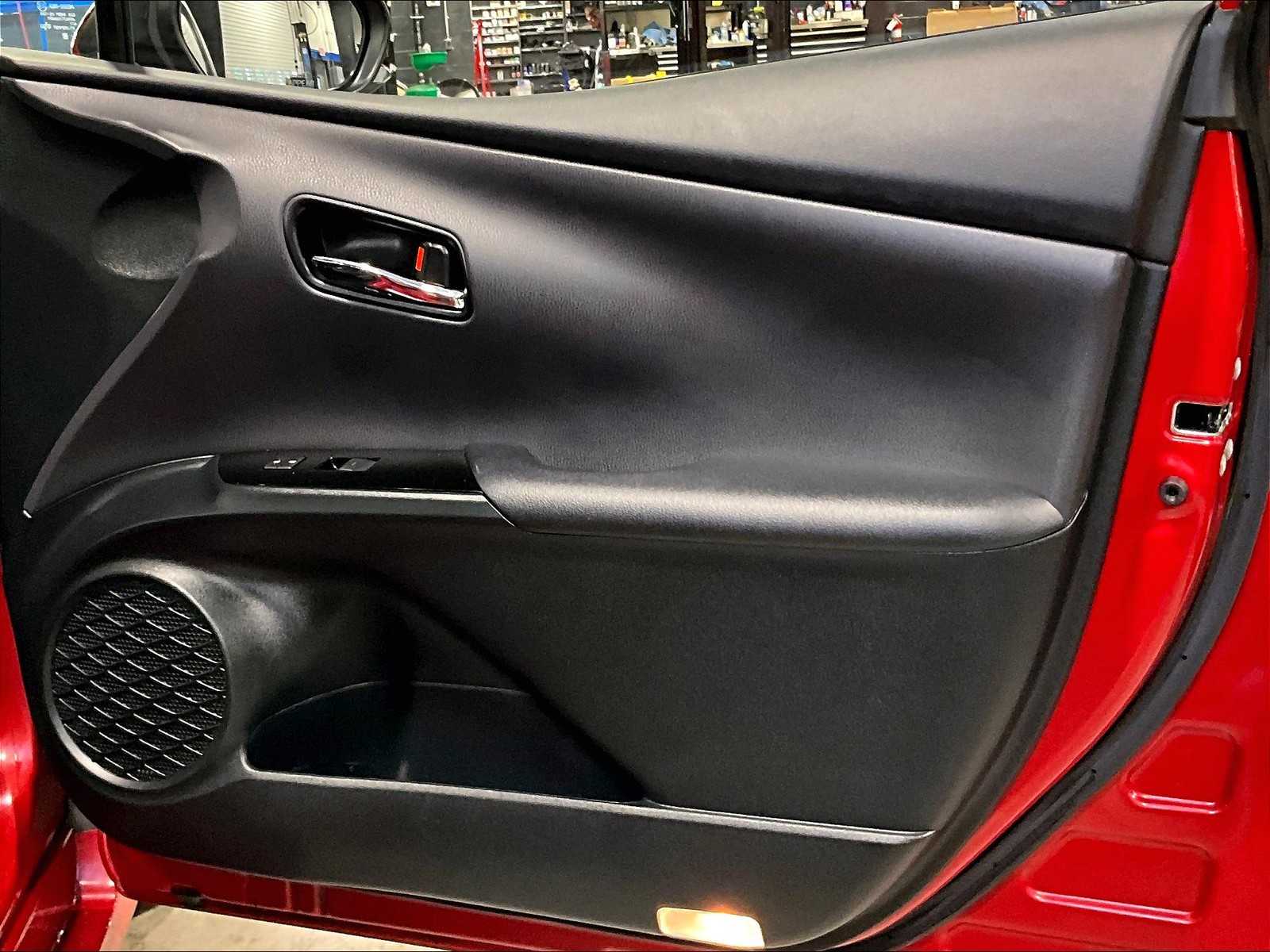 2021 Toyota Prius Prime LE - Photo 12