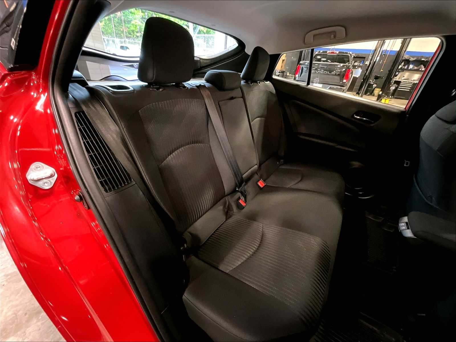 2021 Toyota Prius Prime LE - Photo 16
