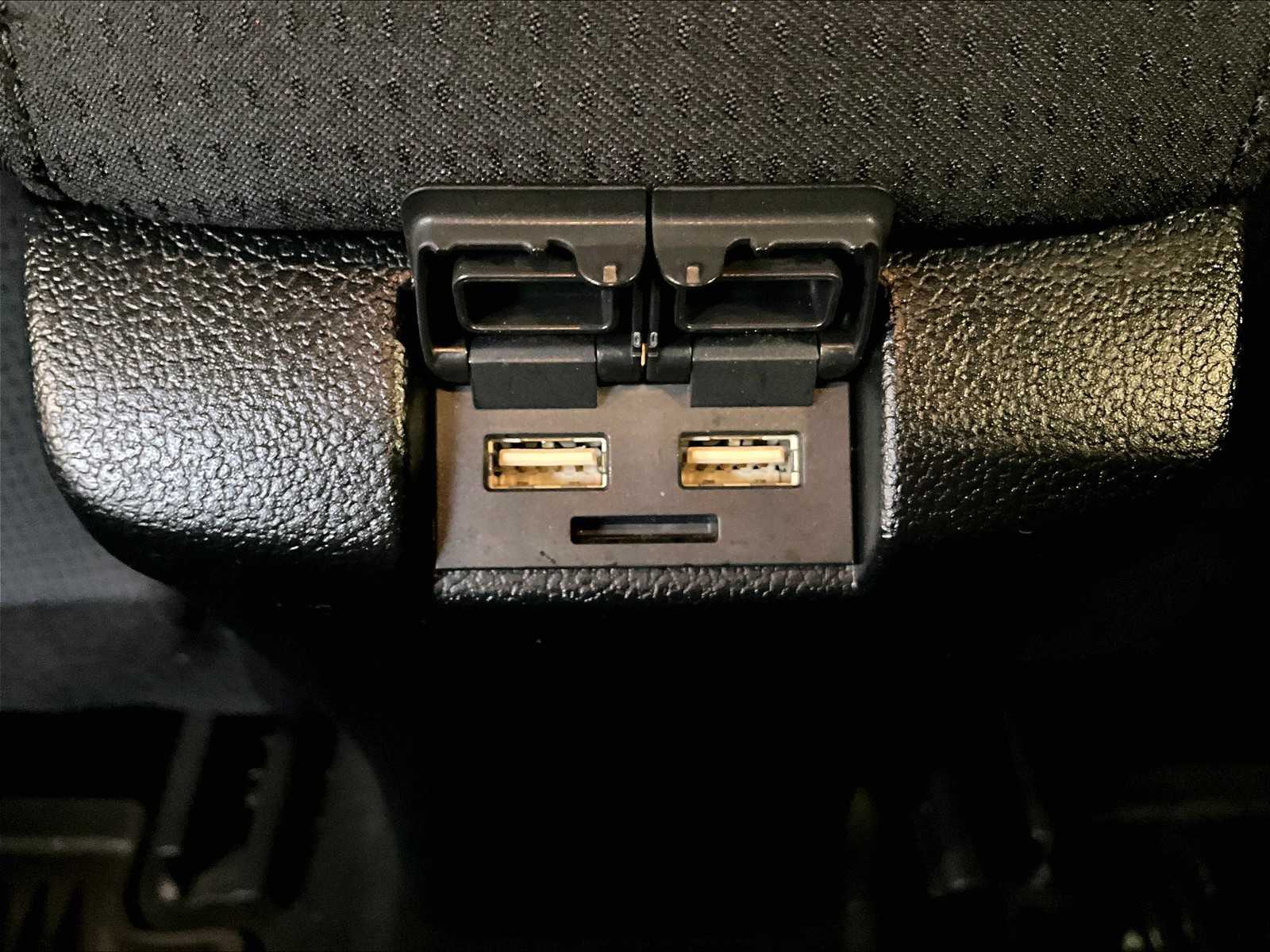 2021 Toyota Prius Prime LE - Photo 27