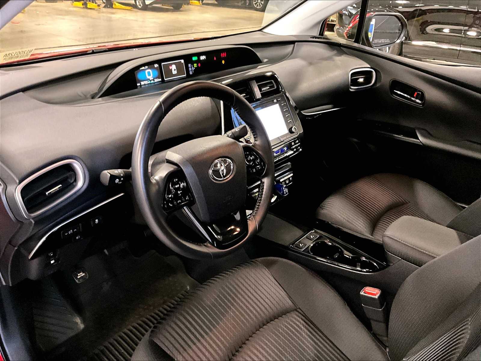 2021 Toyota Prius Prime LE - Photo 8