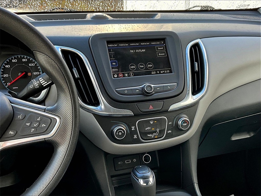 2019 Chevrolet Equinox LS - Photo 18