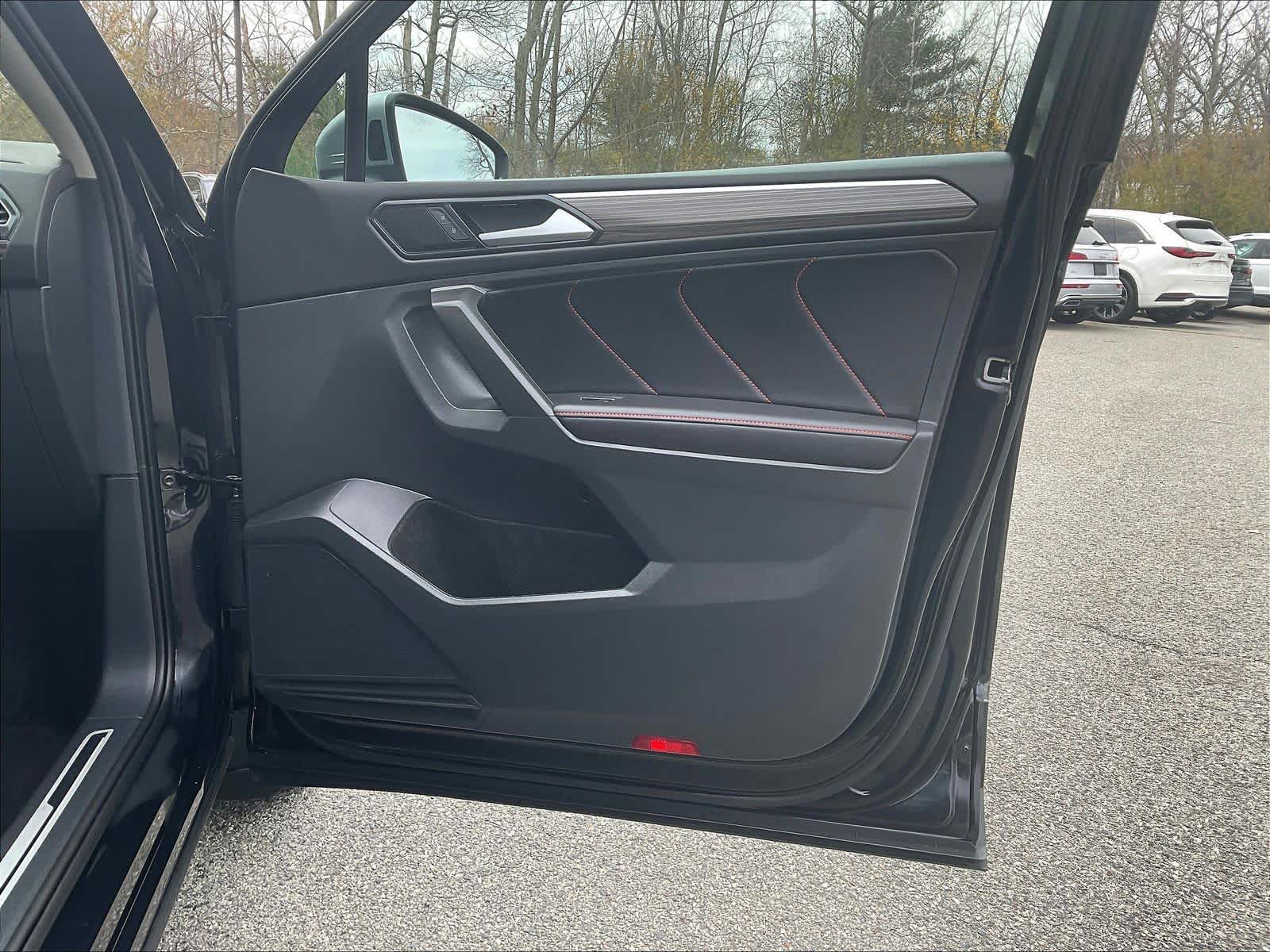 2024 Volkswagen Tiguan Wolfsburg Edition - Photo 12
