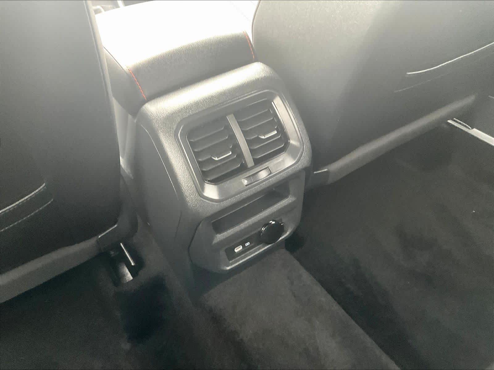 2024 Volkswagen Tiguan Wolfsburg Edition - Photo 26