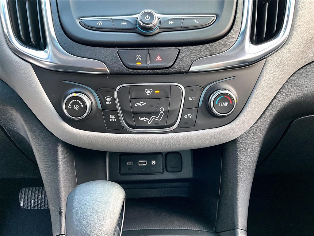 2022 Chevrolet Equinox LT - Photo 25