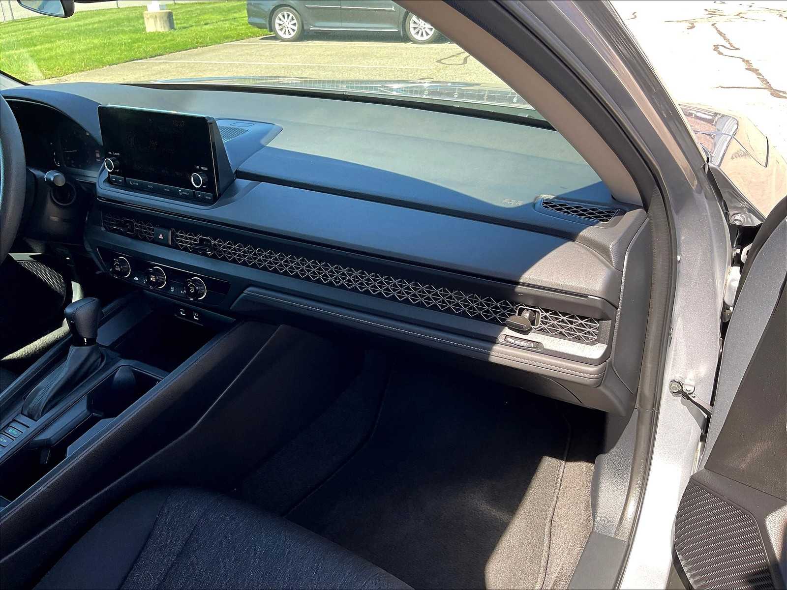 2023 Honda Accord LX - Photo 13