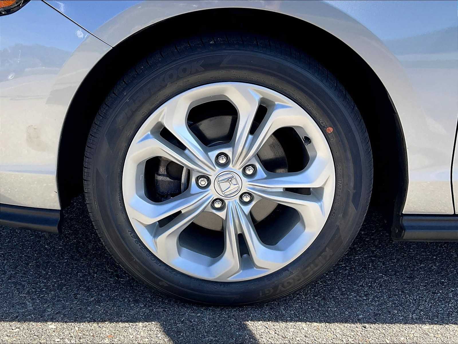 2023 Honda Accord LX - Photo 7
