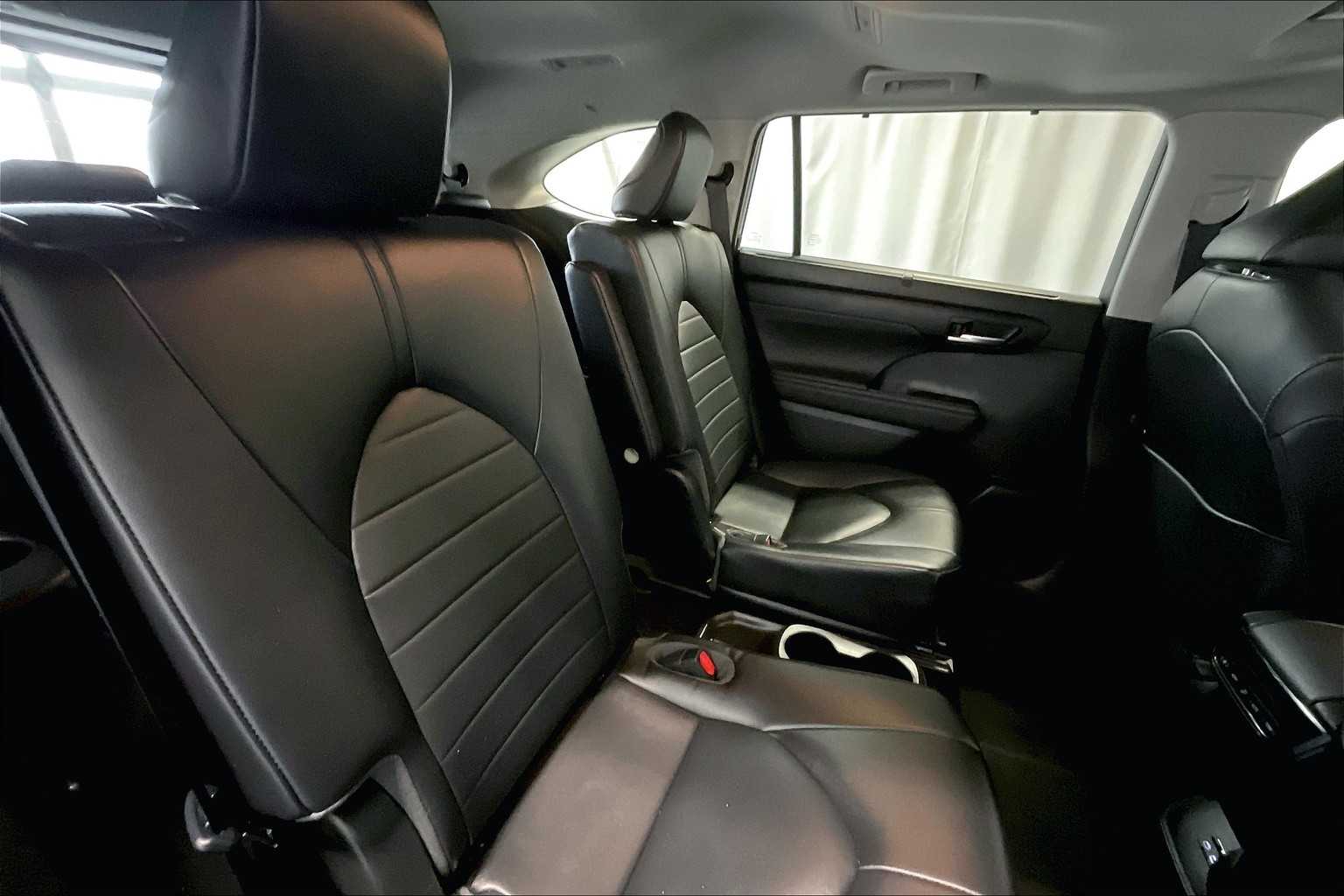 2023 Toyota Highlander XLE - Photo 16